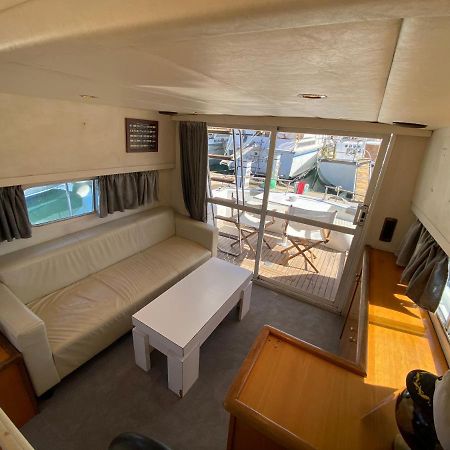 - Divali - Duerme En Un Confortable Yate En Barcelona Hotel Сант Адриа де Бесос Екстериор снимка