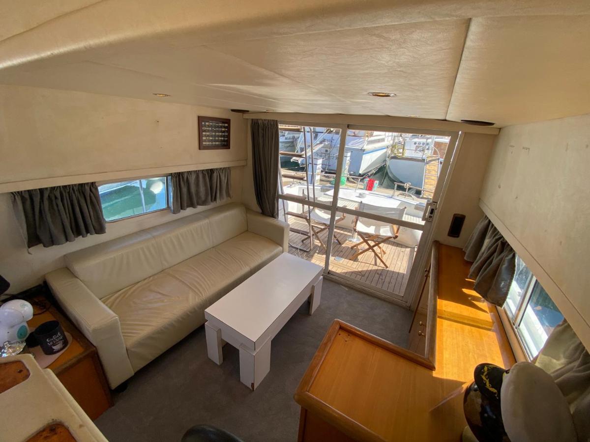 - Divali - Duerme En Un Confortable Yate En Barcelona Hotel Сант Адриа де Бесос Екстериор снимка