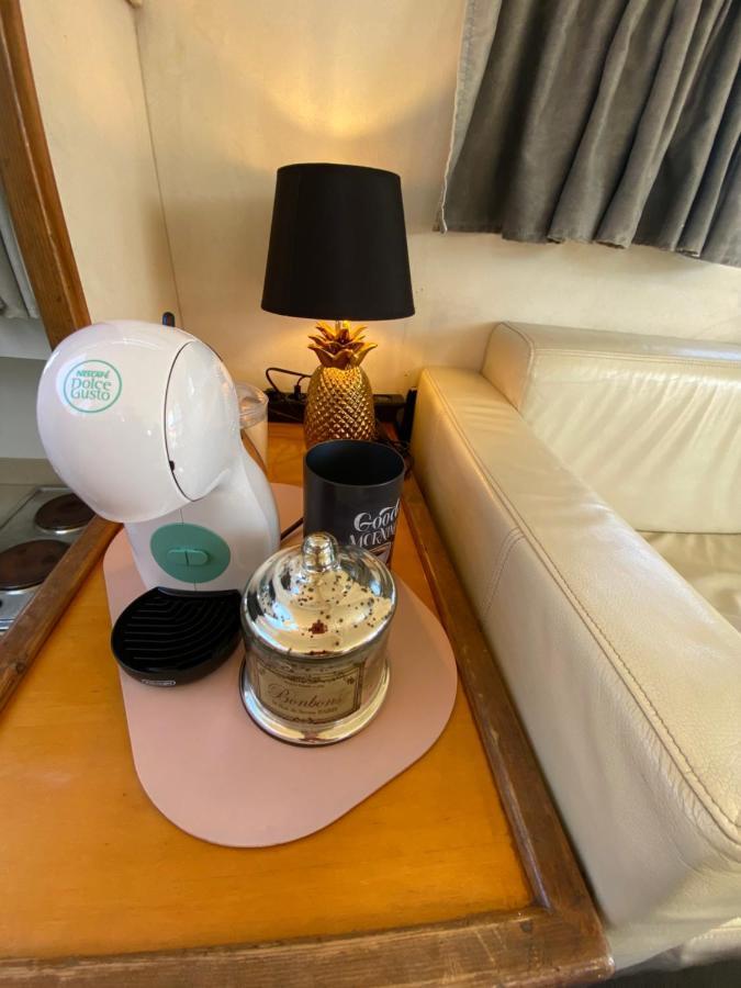 - Divali - Duerme En Un Confortable Yate En Barcelona Hotel Сант Адриа де Бесос Екстериор снимка